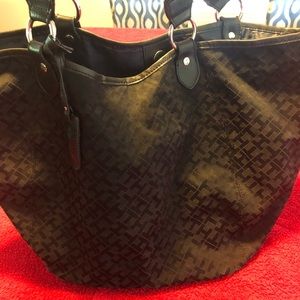 Purse: Tommy Hilfiger